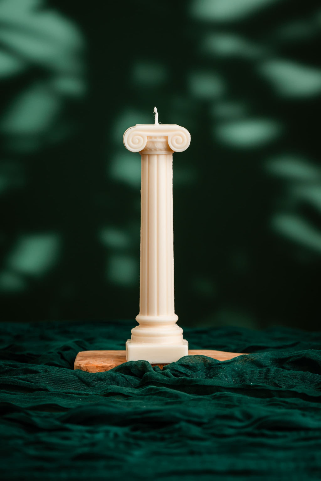 Elegant Roman Geometry Column Candle – Sculptural Minimalist