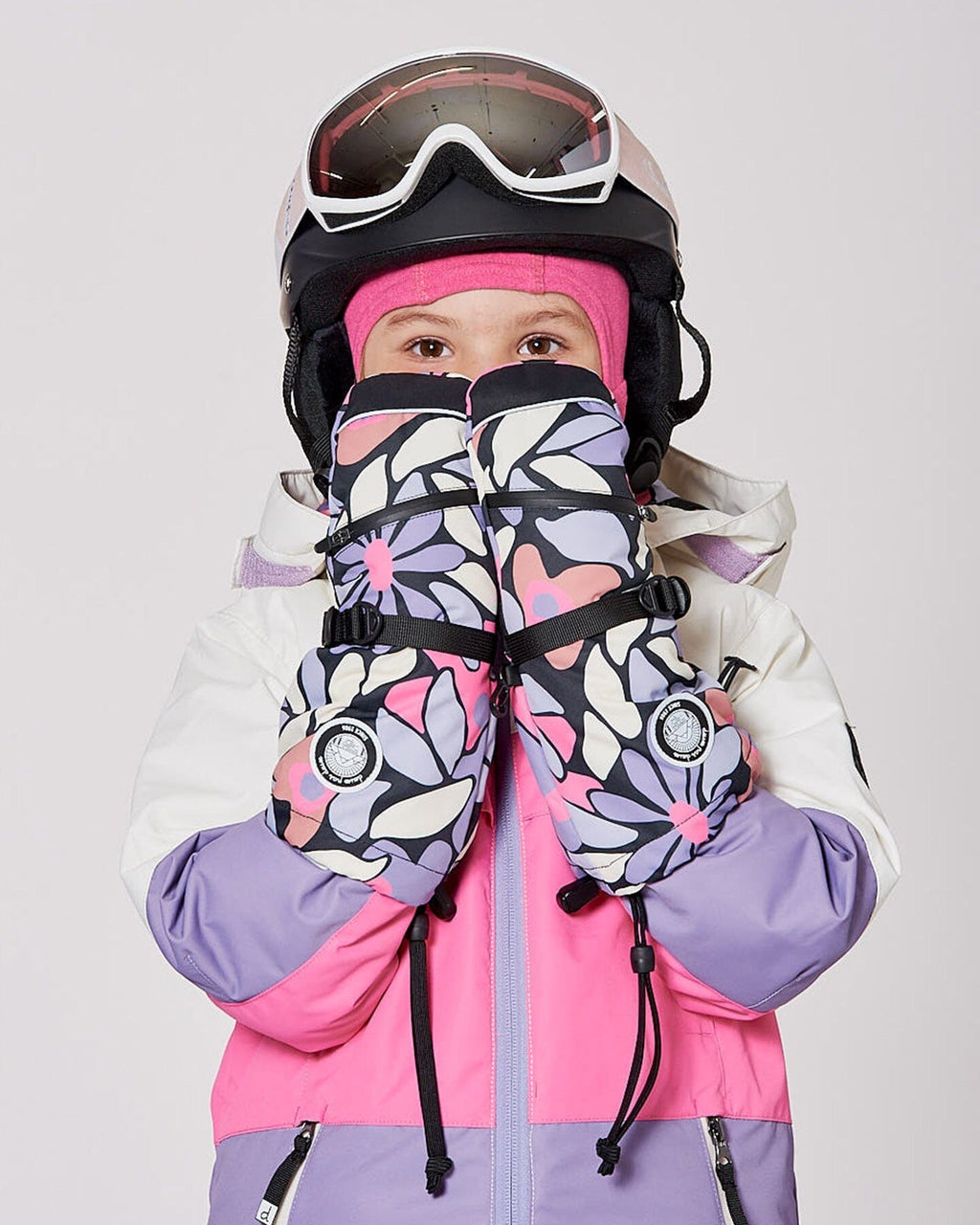 Winter Mittens Teknik Black Retro Flower Print