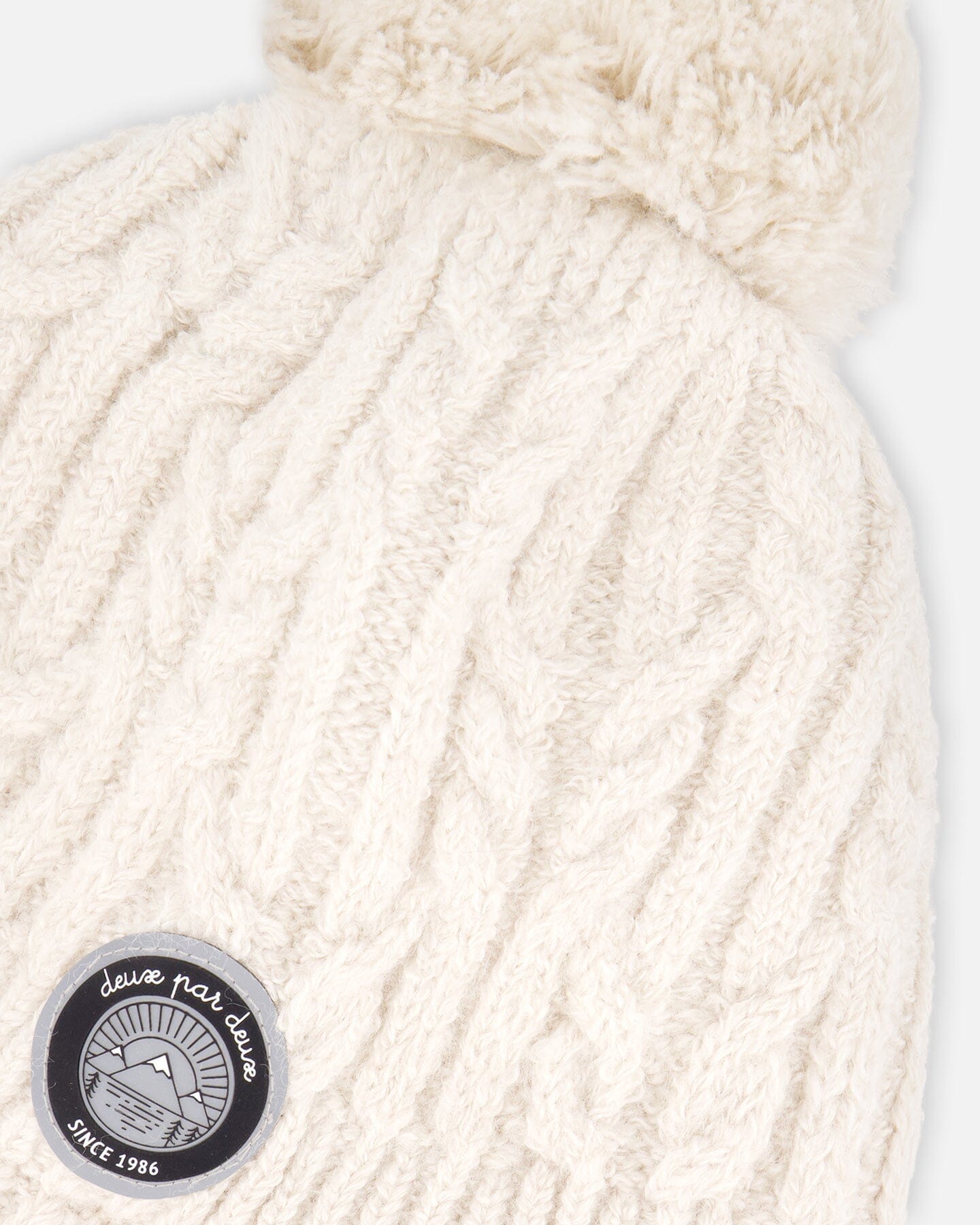 Lined Winter Hat With Pompom Off-White