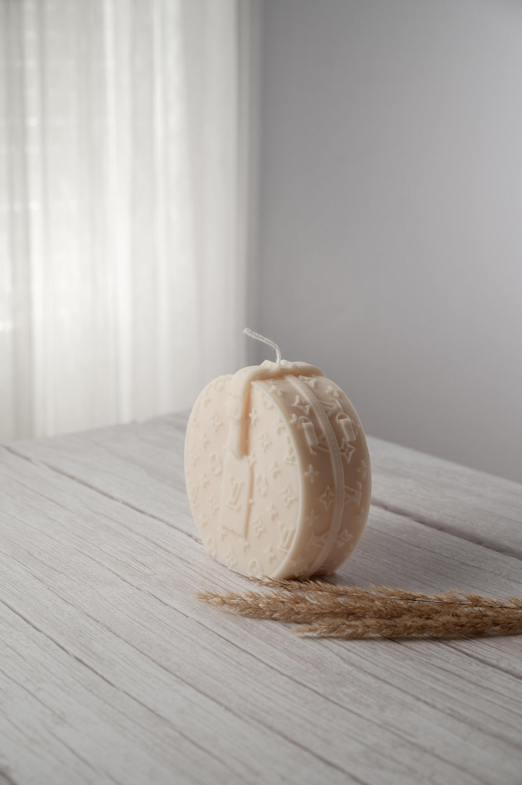 LV Round Bag Candle