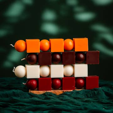 Square Stack Luxe Candle – Sculptural Elegance in Color