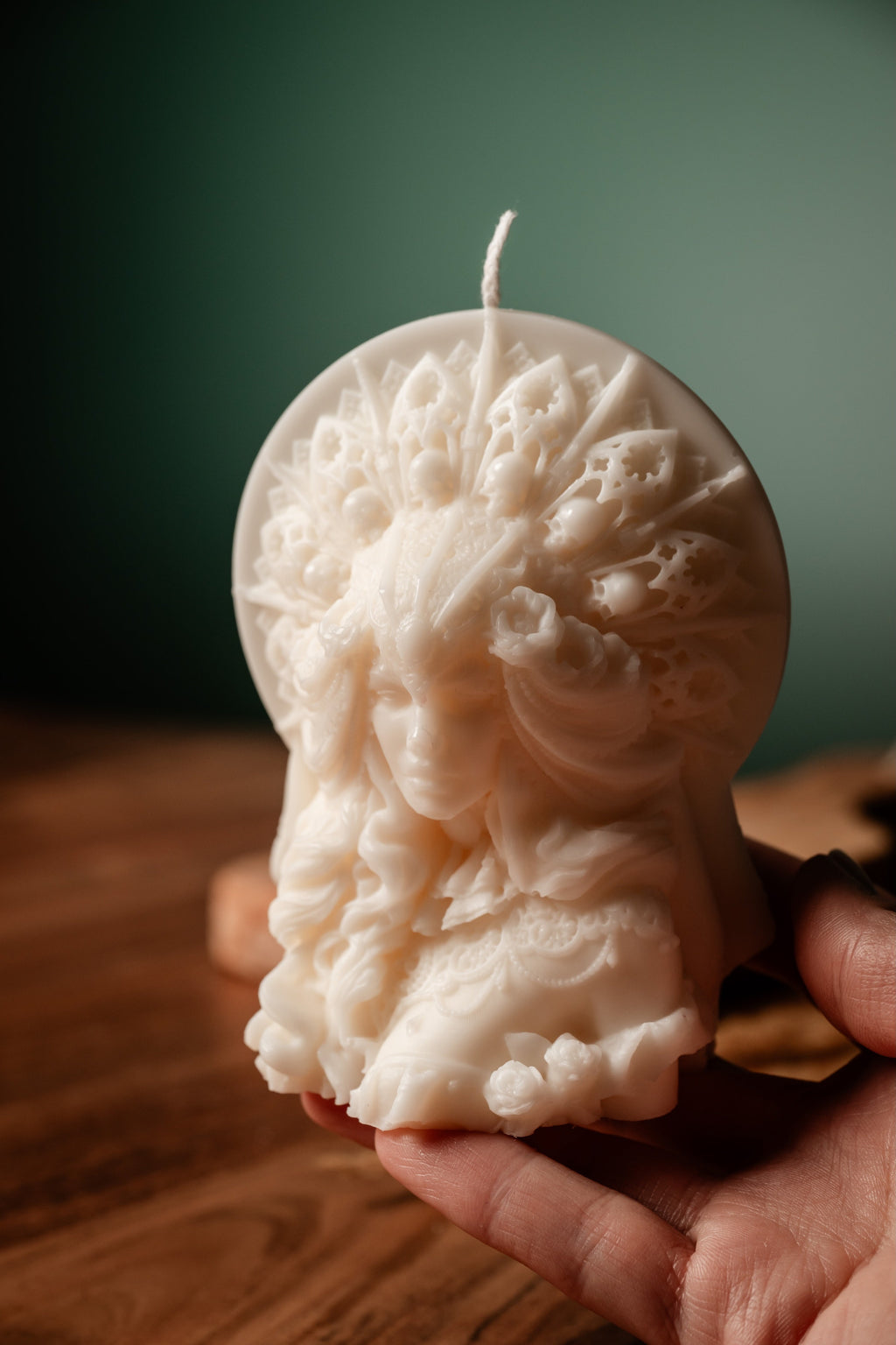 Skull Queen Candle – Hauntingly Elegant for Halloween