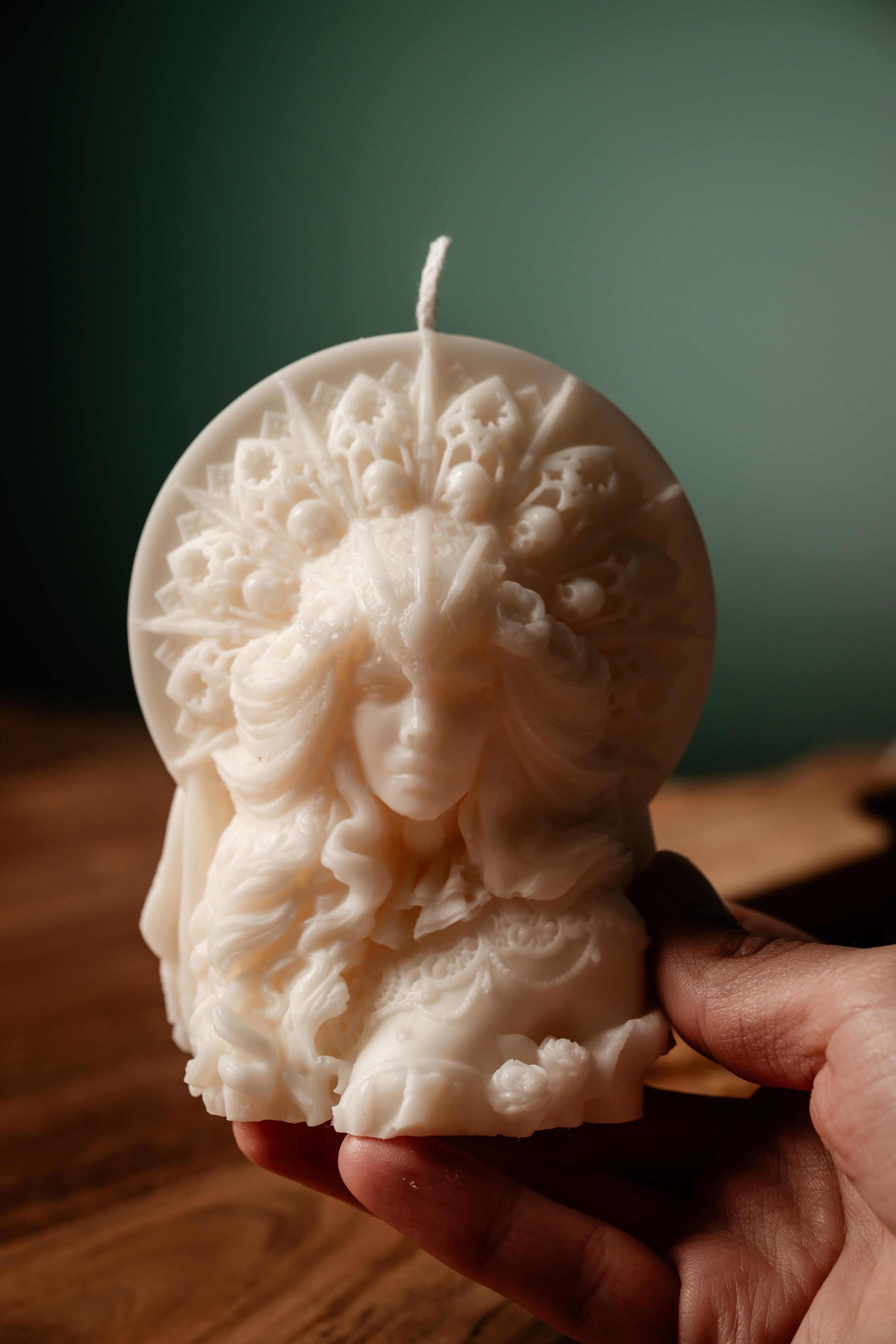 Skull Queen Candle – Hauntingly Elegant for Halloween