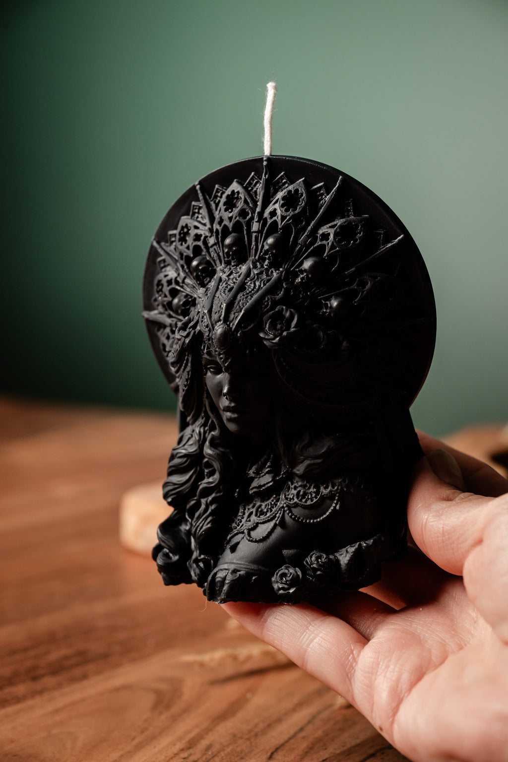 Skull Queen Candle – Hauntingly Elegant for Halloween