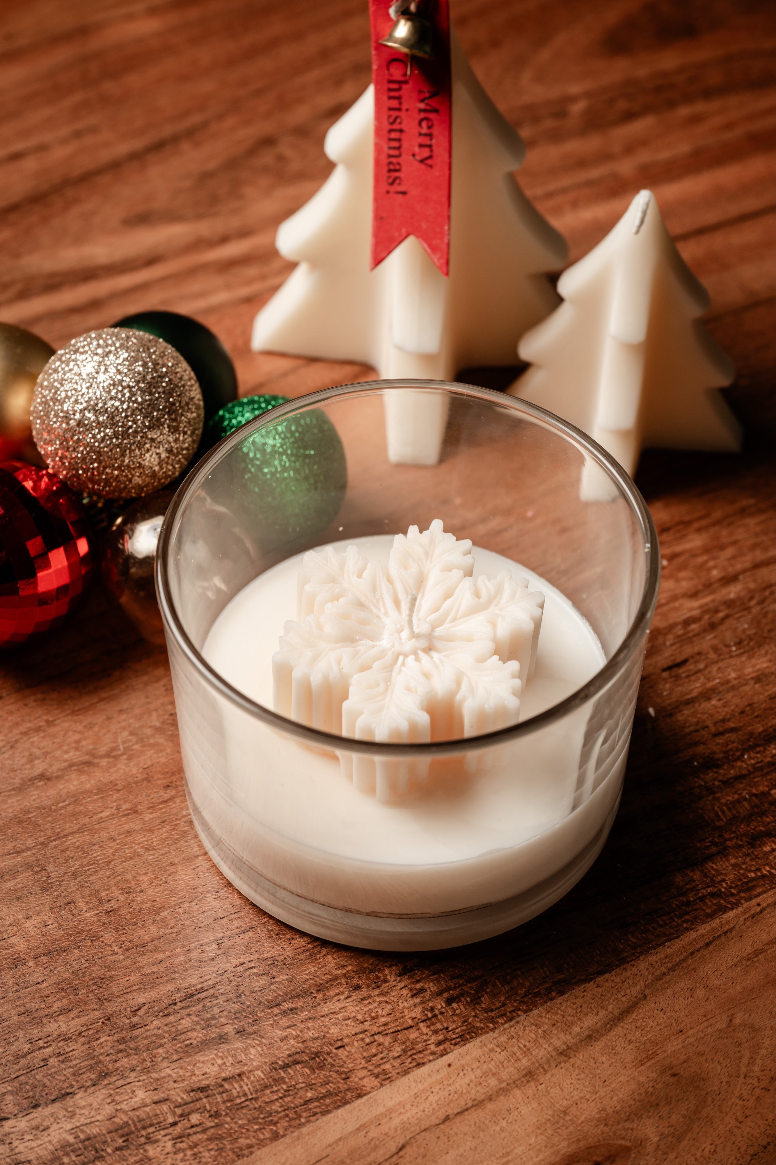 Snowflake Glow: Winter Candle in Glass Jar