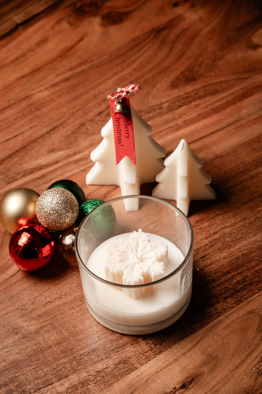 Snowflake Glow: Winter Candle in Glass Jar
