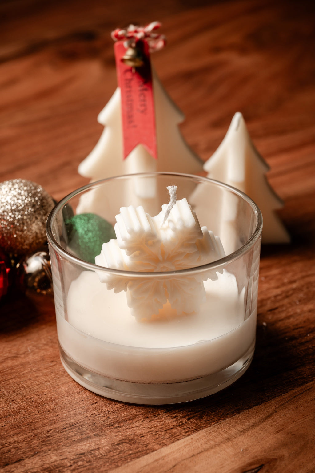 Snowflake Glow: Winter Candle in Glass Jar
