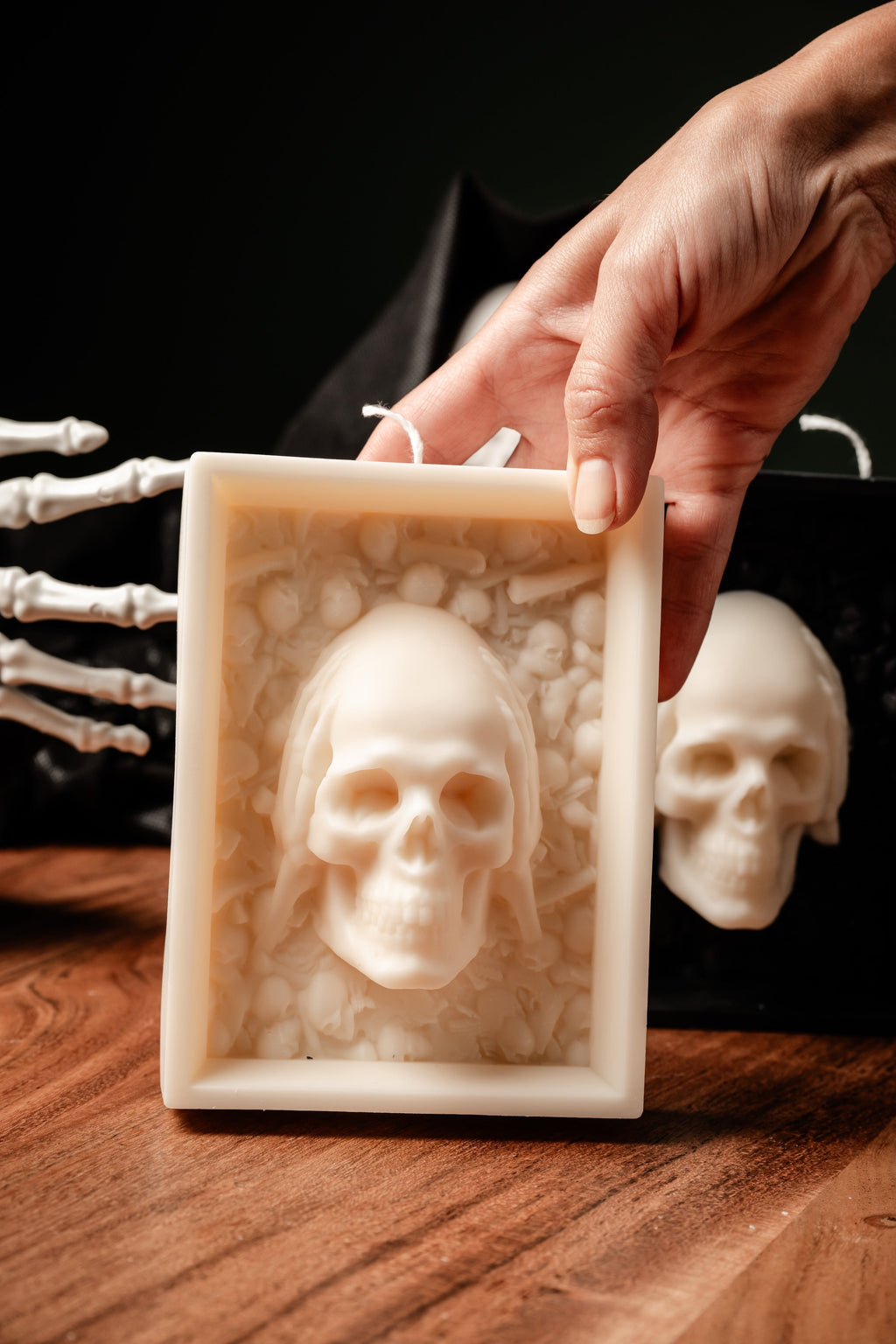 Skull-Inspired Photo Frame Candle - Halloween
