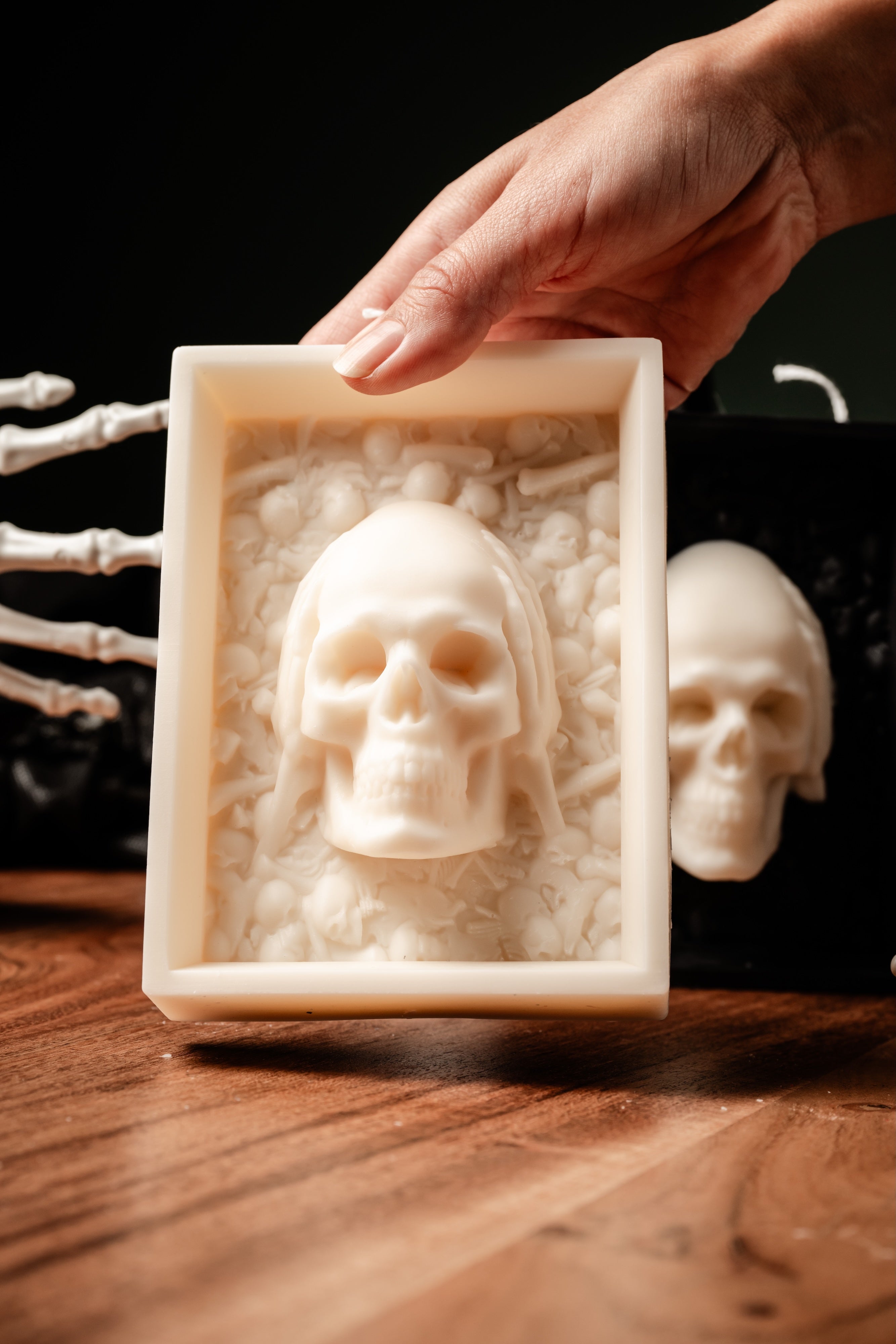 Skull-Inspired Photo Frame Candle - Halloween