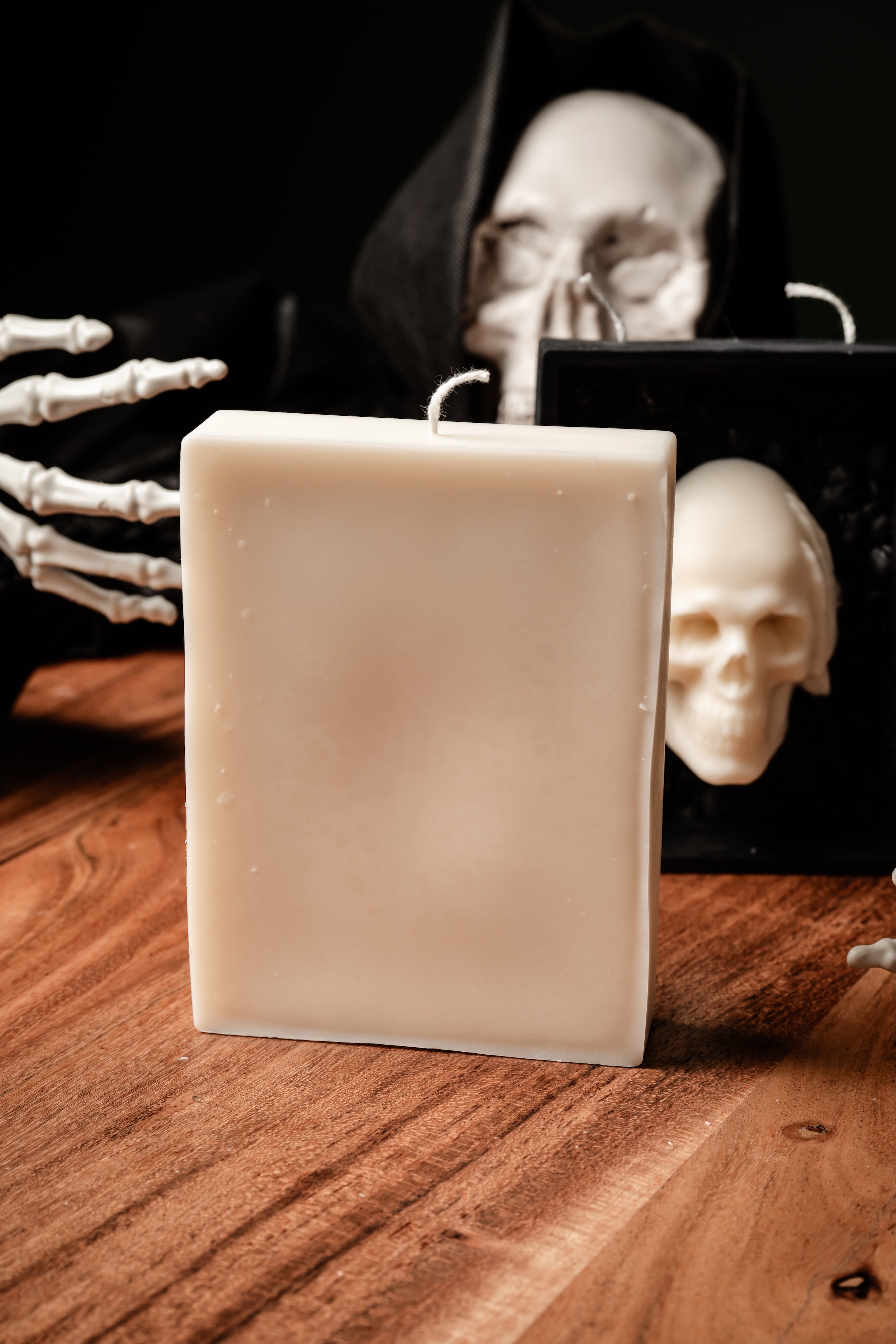 Skull-Inspired Photo Frame Candle - Halloween