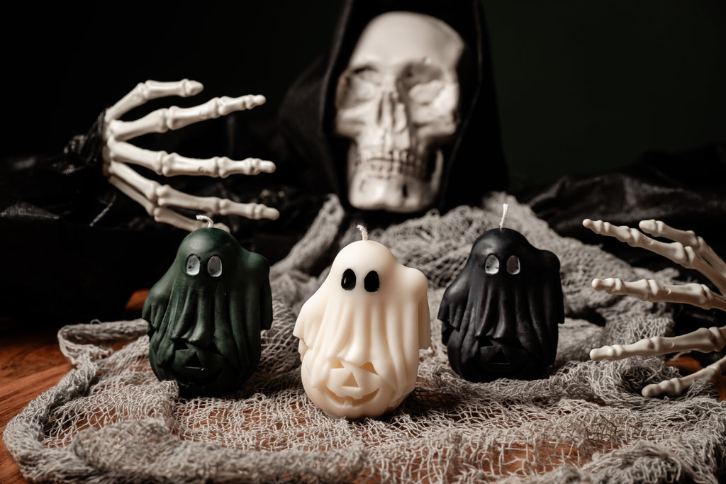 Pumpkin Ghost Candle Spectral Charm: Pumpkin Ghost Soy Wax Candle